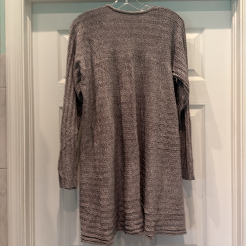 Like New Tommy Bahama Island Soft Cascading Sweater size S/M - Picture 3 of 3